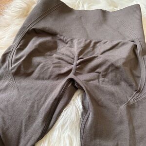 One Active Effortless taupe leggings